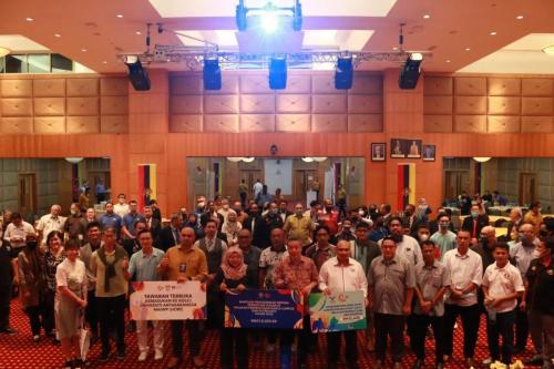 MAJLIS PENYAMPAIAN BANTUAN PENTADBIRAN KEPADA PERSATUAN SUKAN DI WP PUTRAJAYA DAN KUALA LUMPUR